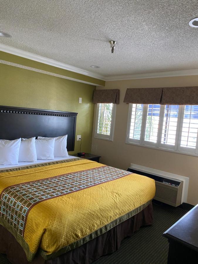 Travelodge By Wyndham Chatsworth ลอสแอนเจลิส ภายนอก รูปภาพ