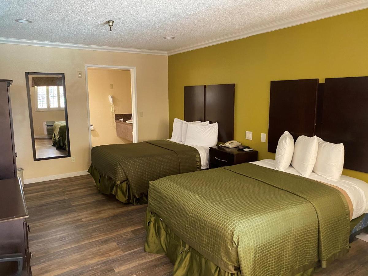 Travelodge By Wyndham Chatsworth ลอสแอนเจลิส ภายนอก รูปภาพ